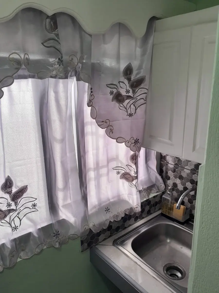 Julie Suite detail